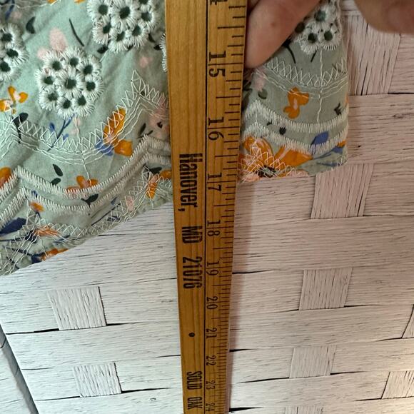 Laia women’s ruffles off shoulder eyelet mint green crop embroidered Bahamian - Picture 5 of 7